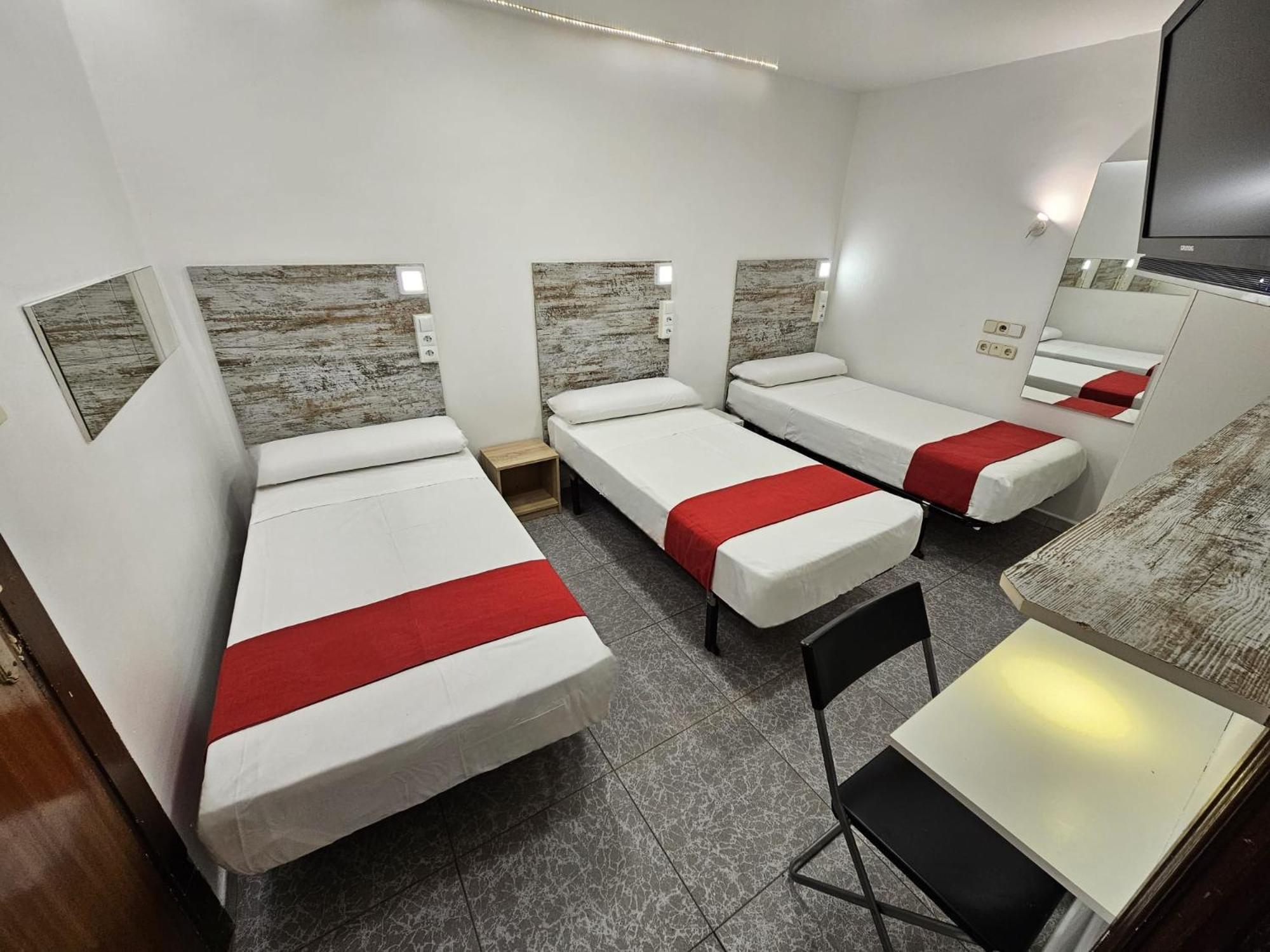 Hostal Las Vegas Madrid Exterior photo