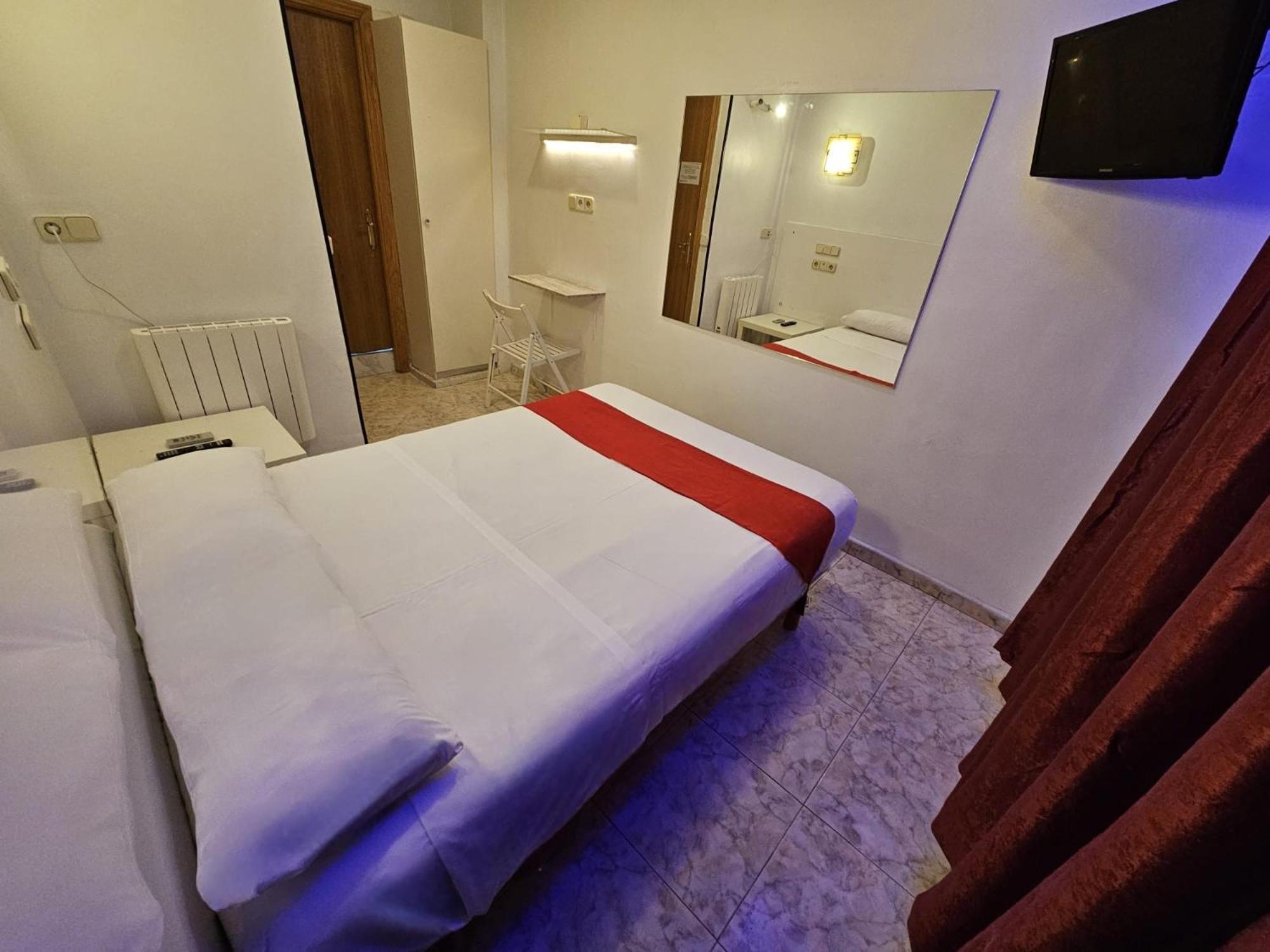 Hostal Las Vegas Madrid Exterior photo