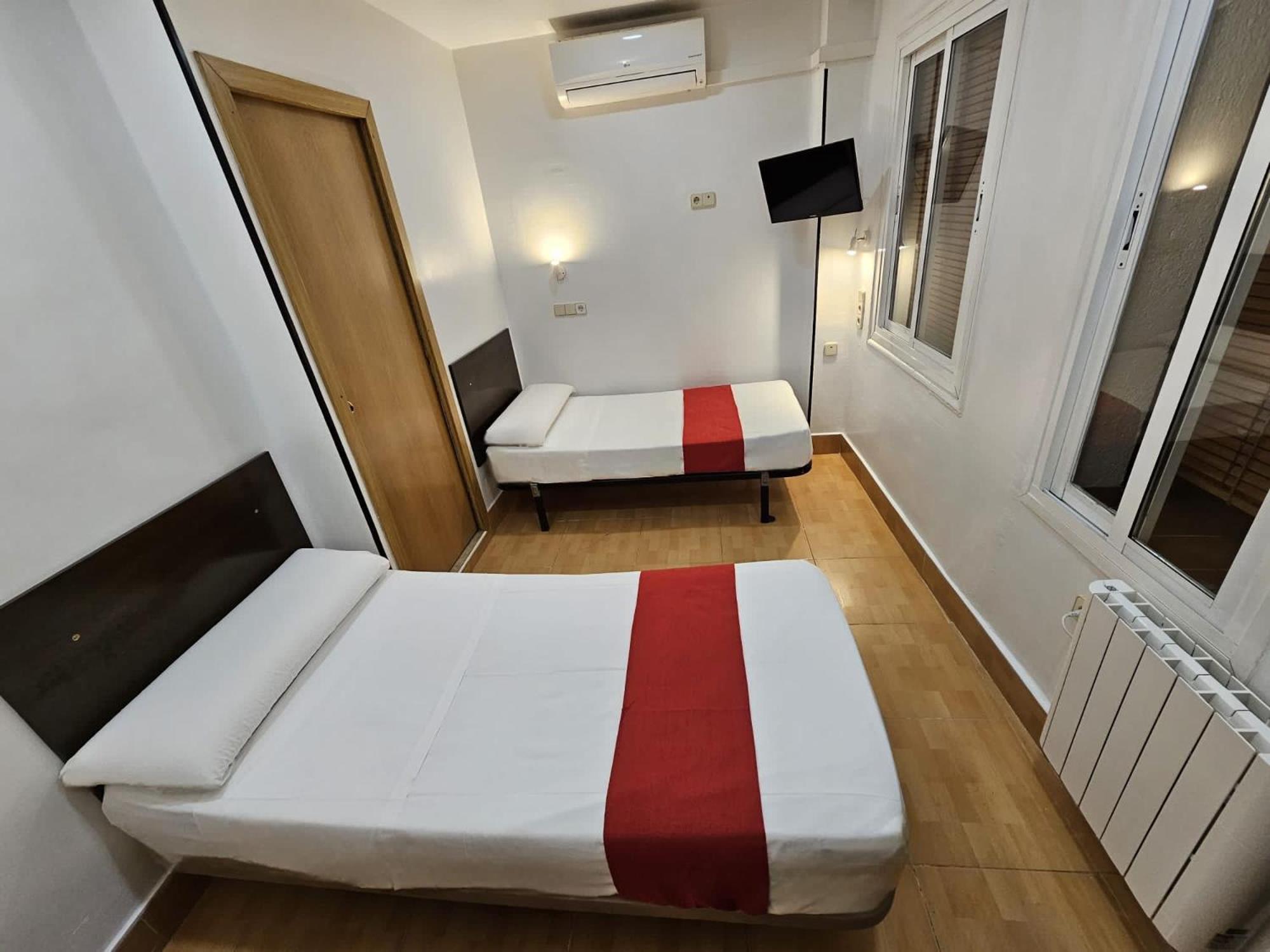 Hostal Las Vegas Madrid Exterior photo