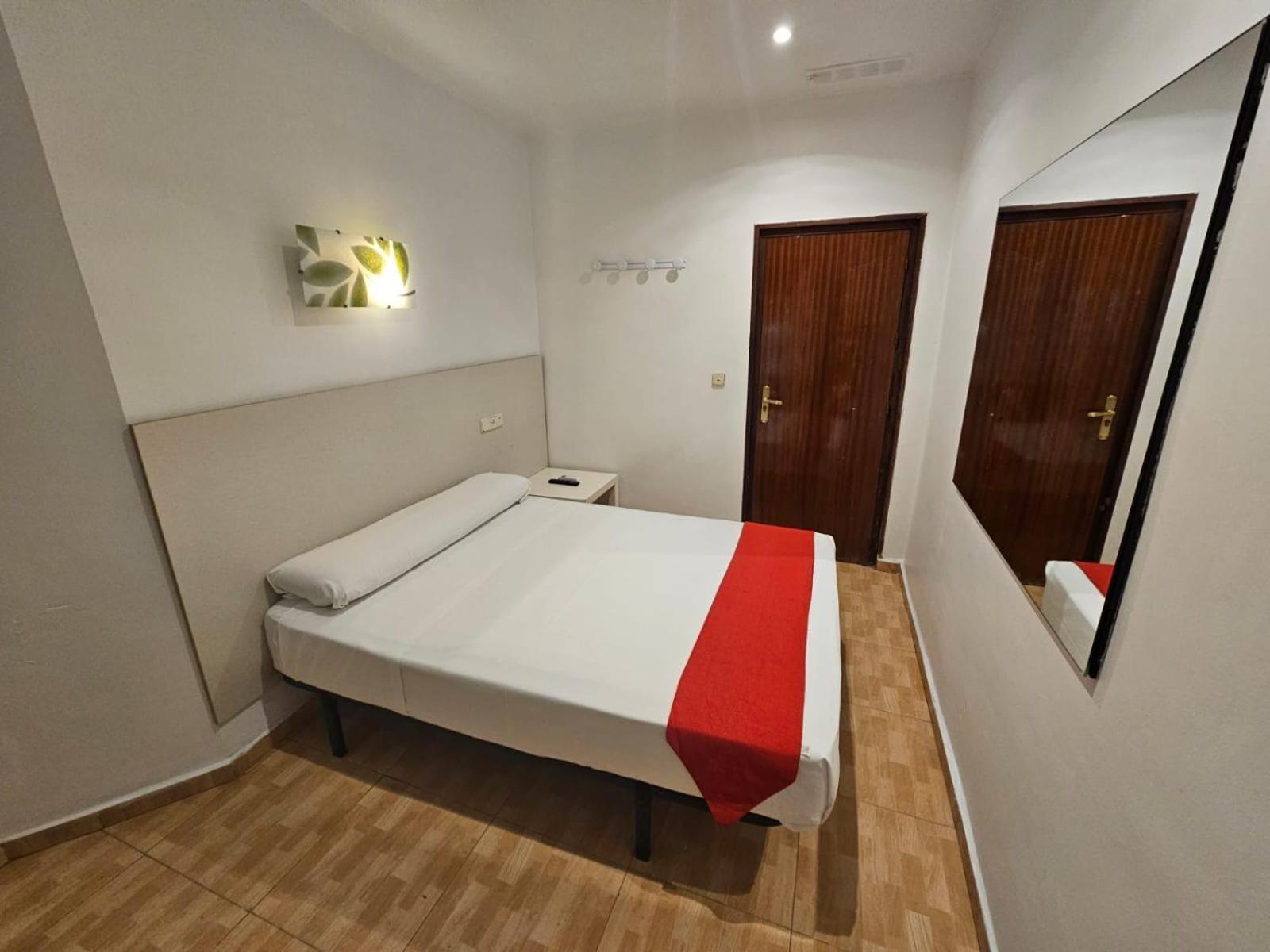 Hostal Las Vegas Madrid Exterior photo