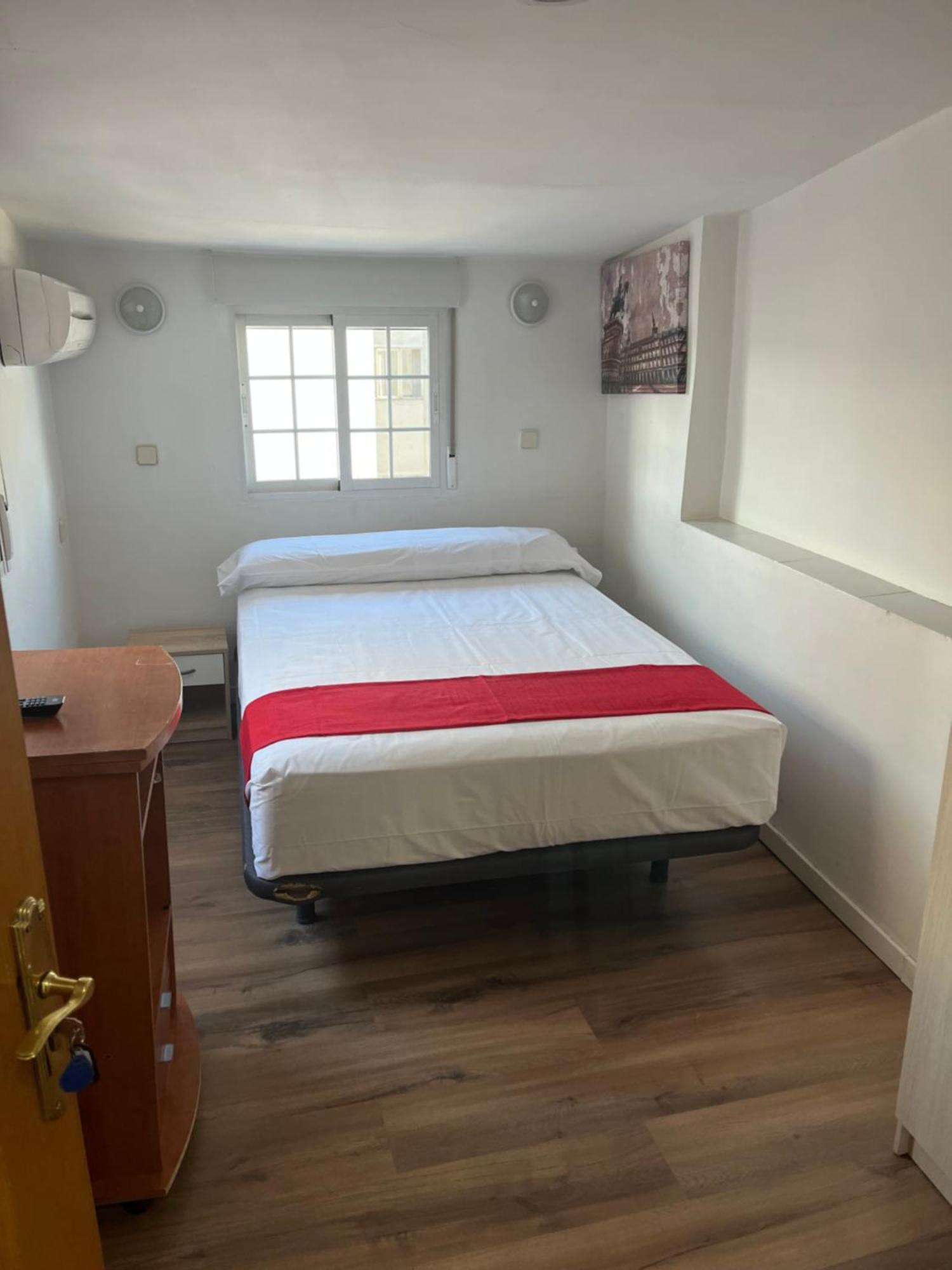 Hostal Las Vegas Madrid Exterior photo