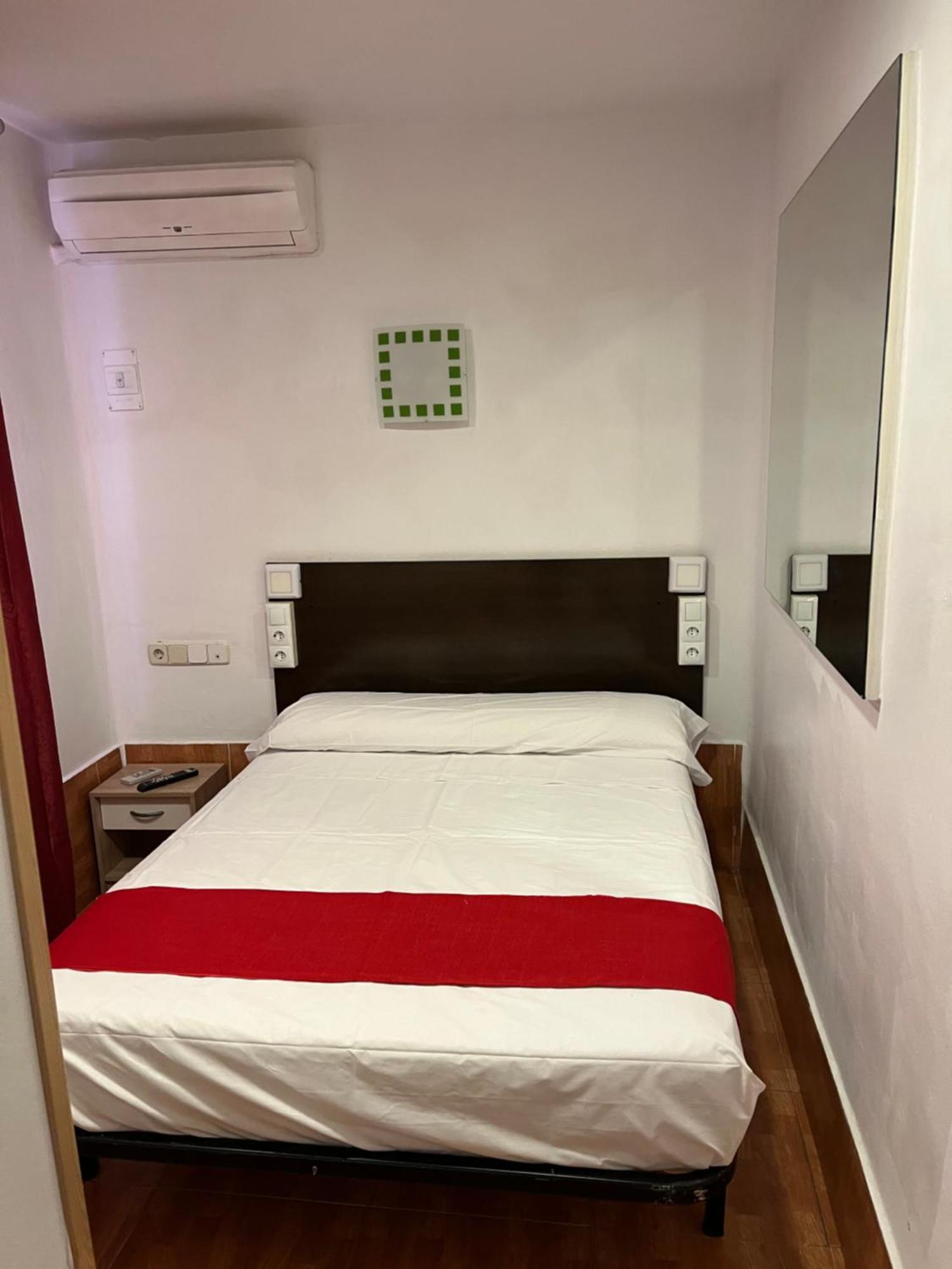 Hostal Las Vegas Madrid Exterior photo