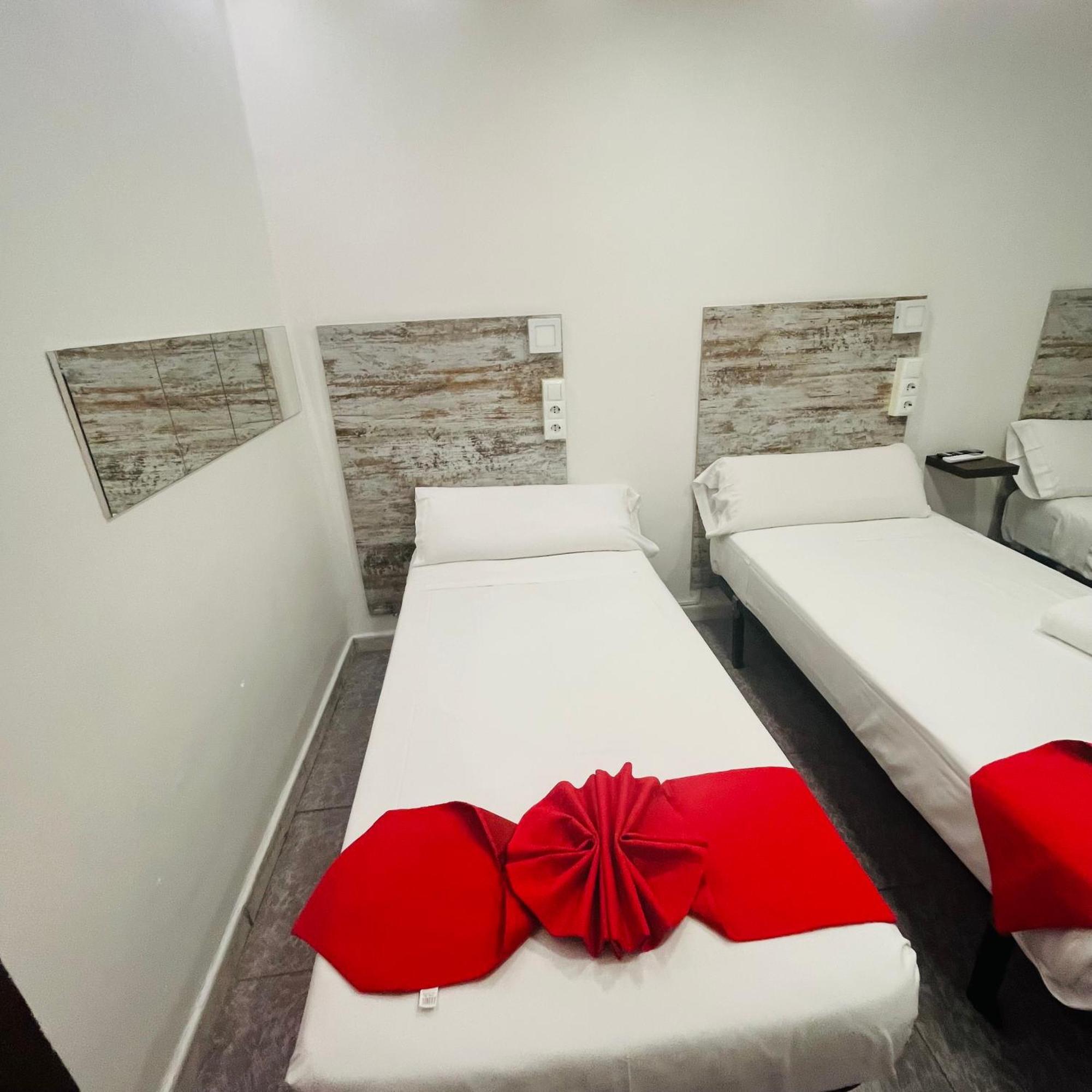 Hostal Las Vegas Madrid Exterior photo