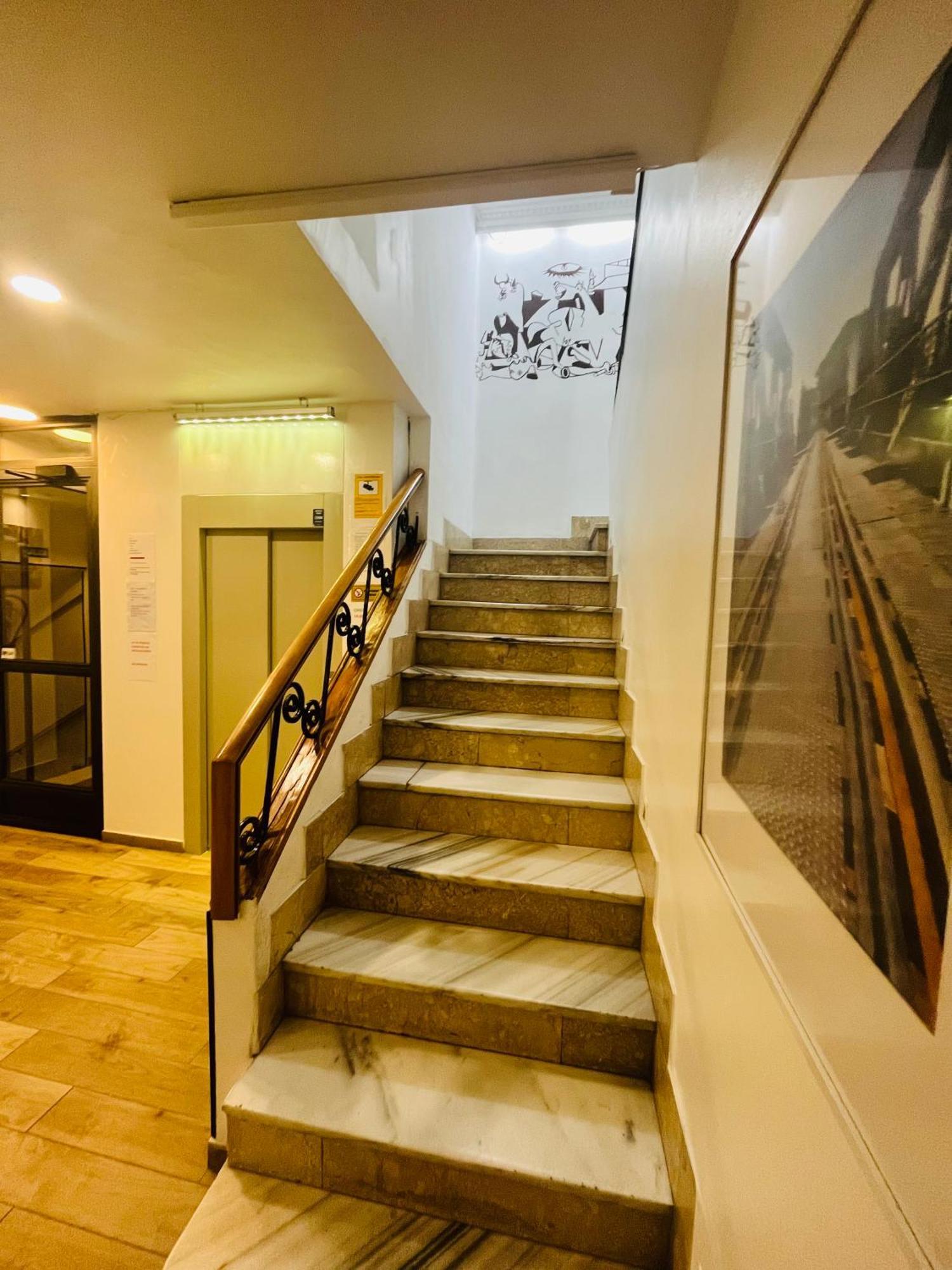 Hostal Las Vegas Madrid Exterior photo